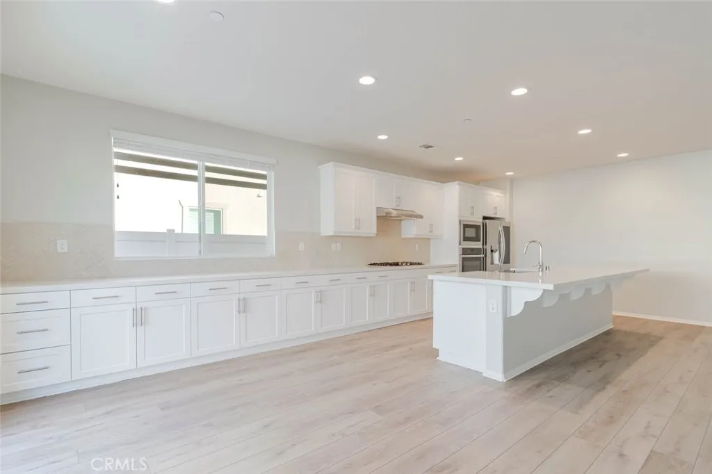 2107 Helconia Court, Palmdale, California 93551 home-pic-17