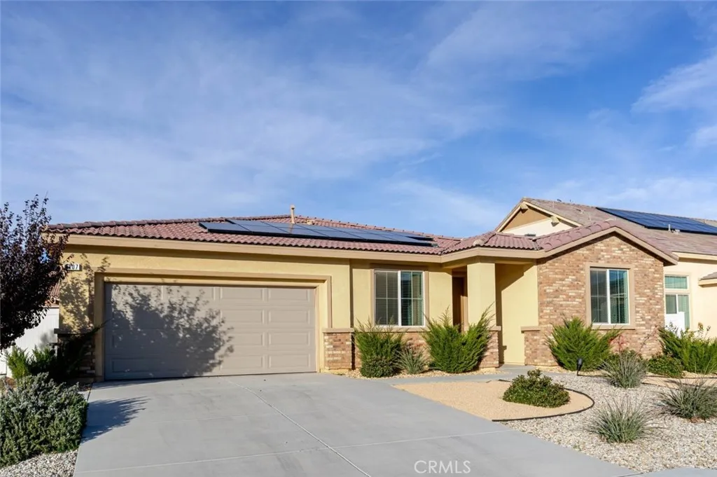 2107 Helconia Court, Palmdale, California 93551 home-pic-2