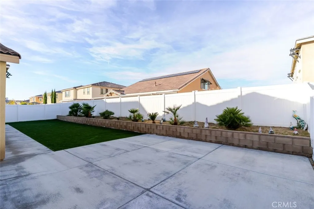 2107 Helconia Court, Palmdale, California 93551 home-pic-34