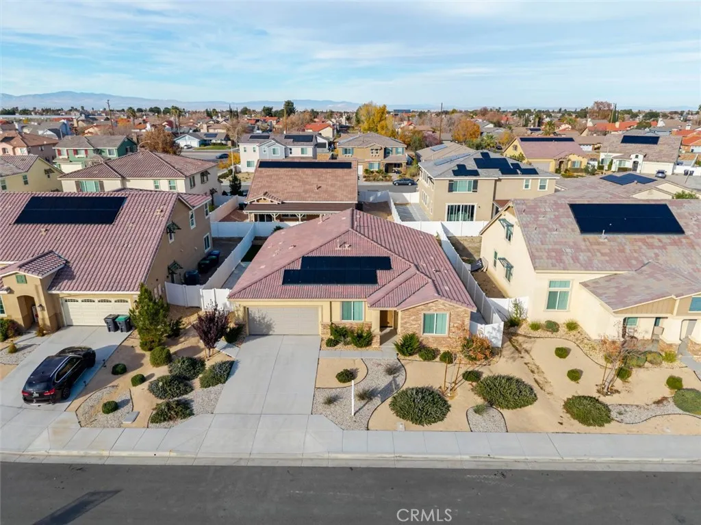 2107 Helconia Court, Palmdale, California 93551 home-pic-4