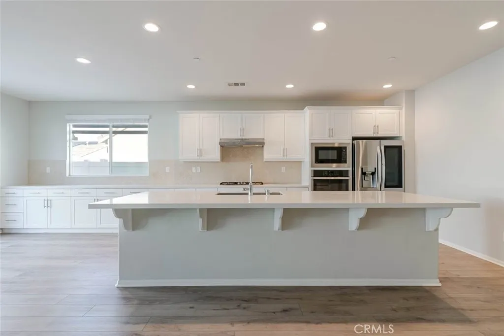 2107 Helconia Court, Palmdale, California 93551 home-pic-16