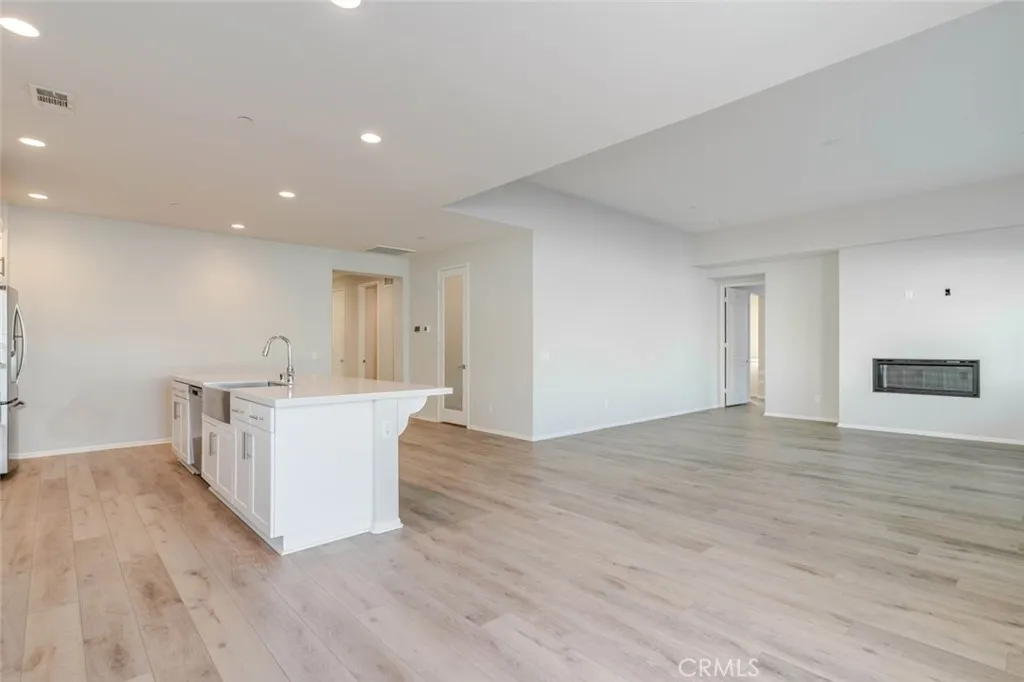 2107 Helconia Court, Palmdale, California 93551 home-pic-18