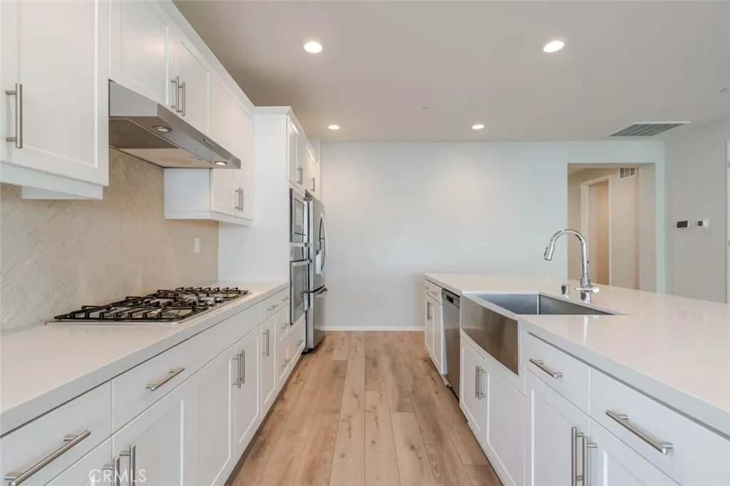2107 Helconia Court, Palmdale, California 93551 home-pic-24