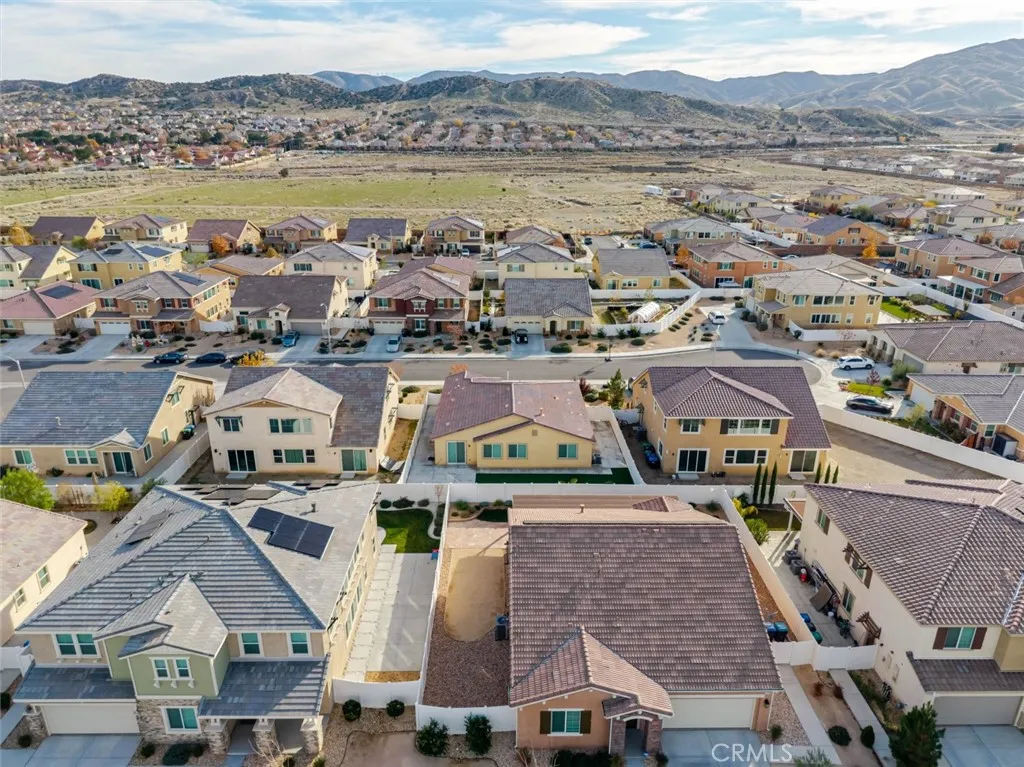 2107 Helconia Court, Palmdale, California 93551 home-pic-7