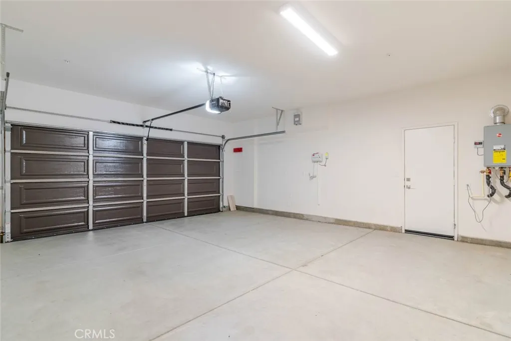 2107 Helconia Court, Palmdale, California 93551 home-pic-35