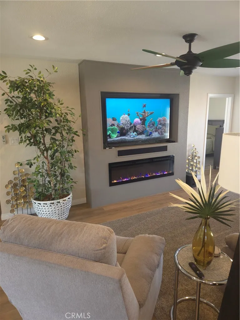 151 121 St Place, Los Angeles, California 90061 home-pic-4