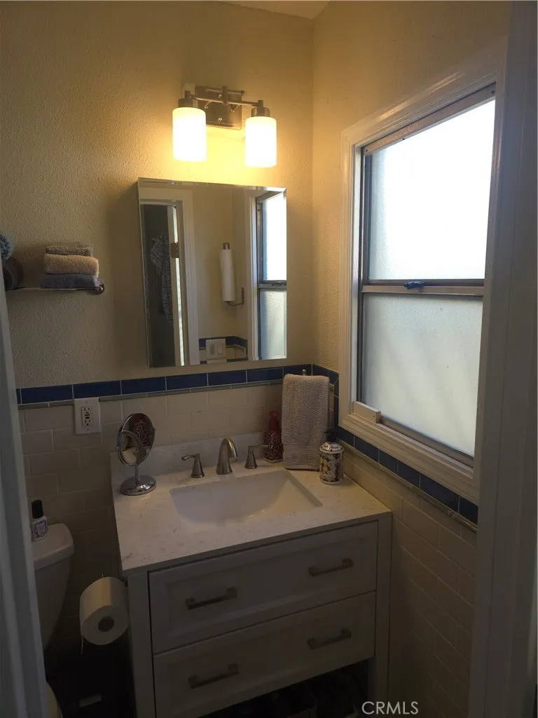 151 121 St Place, Los Angeles, California 90061 home-pic-16