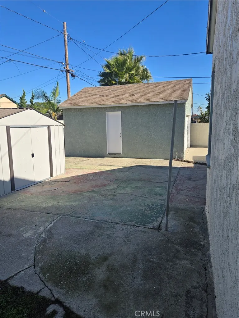 151 121 St Place, Los Angeles, California 90061 home-pic-24