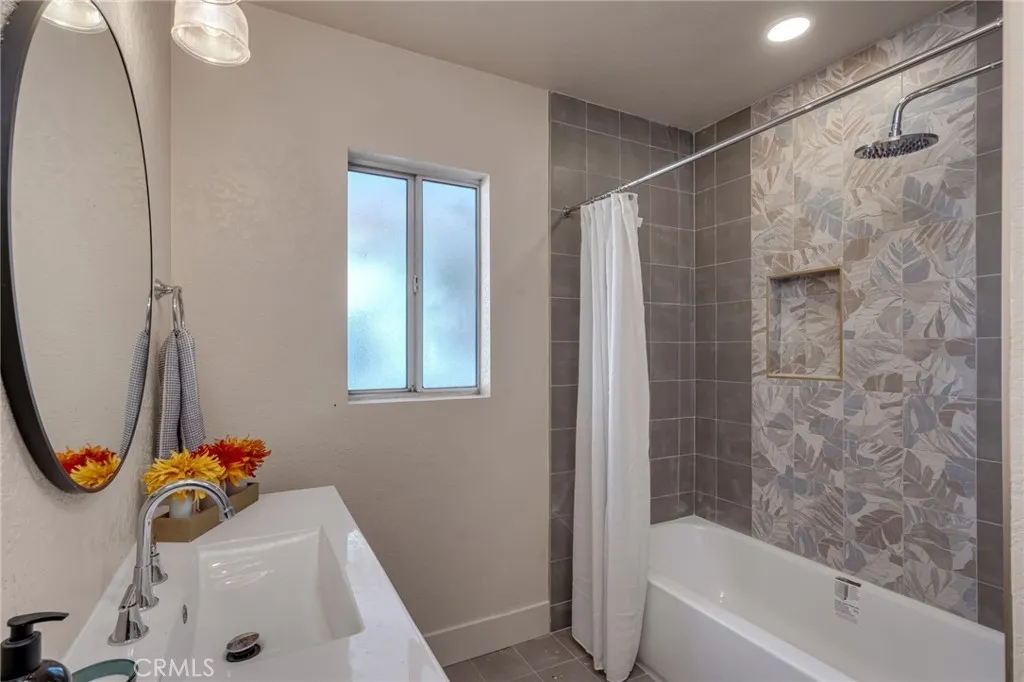 1317 N Columbia, Ontario, California 91764 home-pic-24