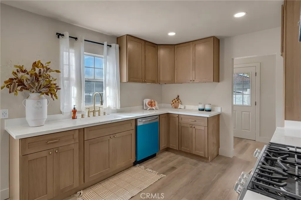 1317 N Columbia, Ontario, California 91764 home-pic-15