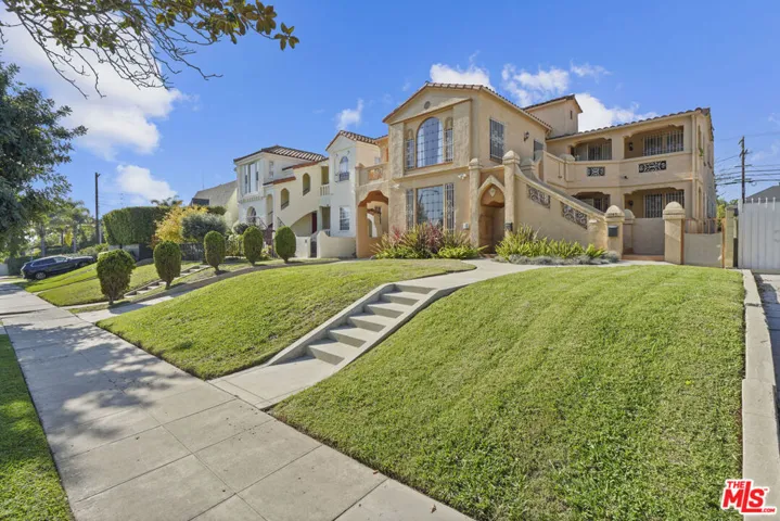 1143 S Rimpau Boulevard, Los Angeles, California 90019