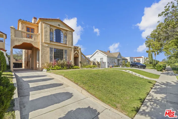 1143 S Rimpau Boulevard, Los Angeles, California 90019