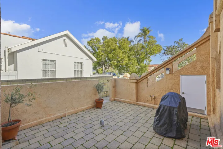 1143 S Rimpau Boulevard, Los Angeles, California 90019