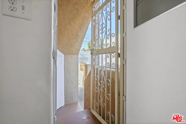 Door from laundry to backyard