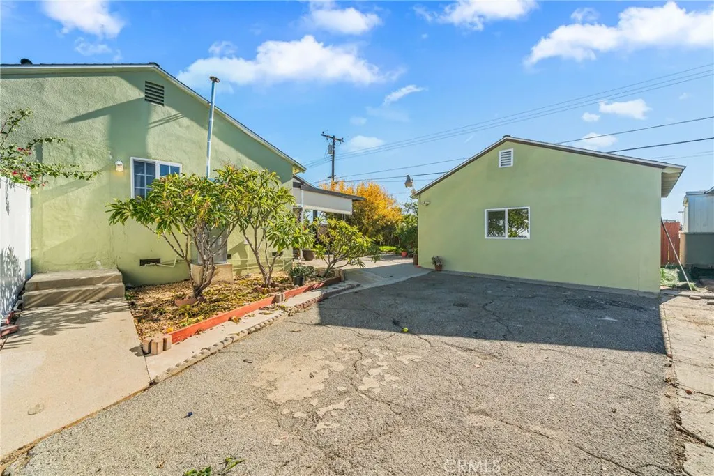 324 Albert, Pomona, California 91767 home-pic-26