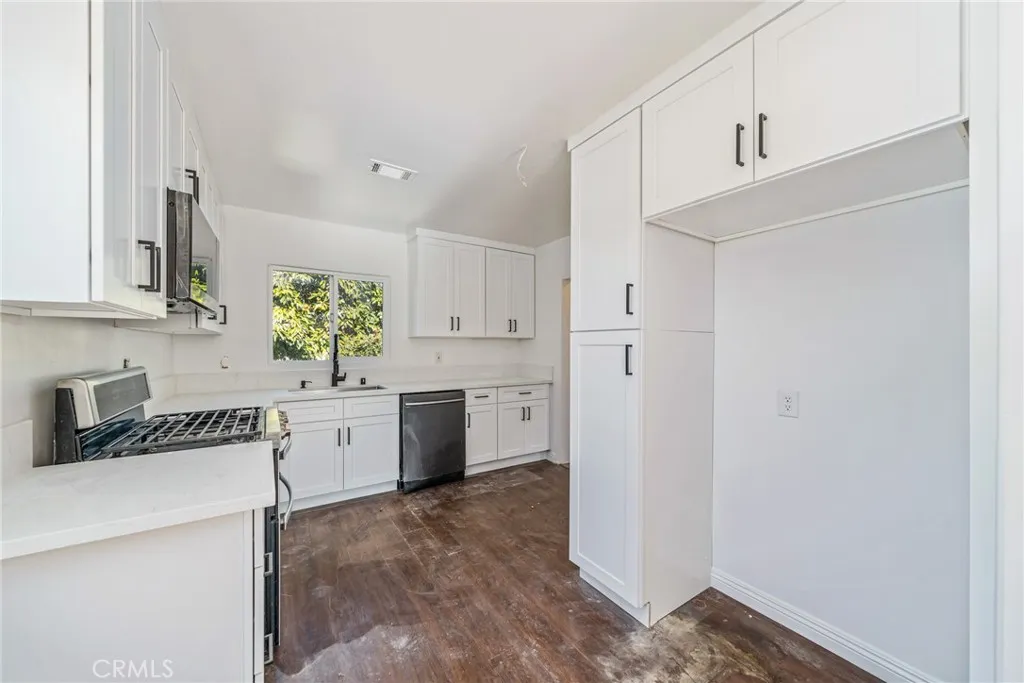 324 Albert, Pomona, California 91767 home-pic-13