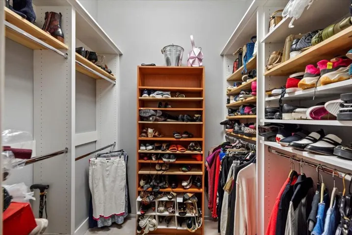 24-Closet