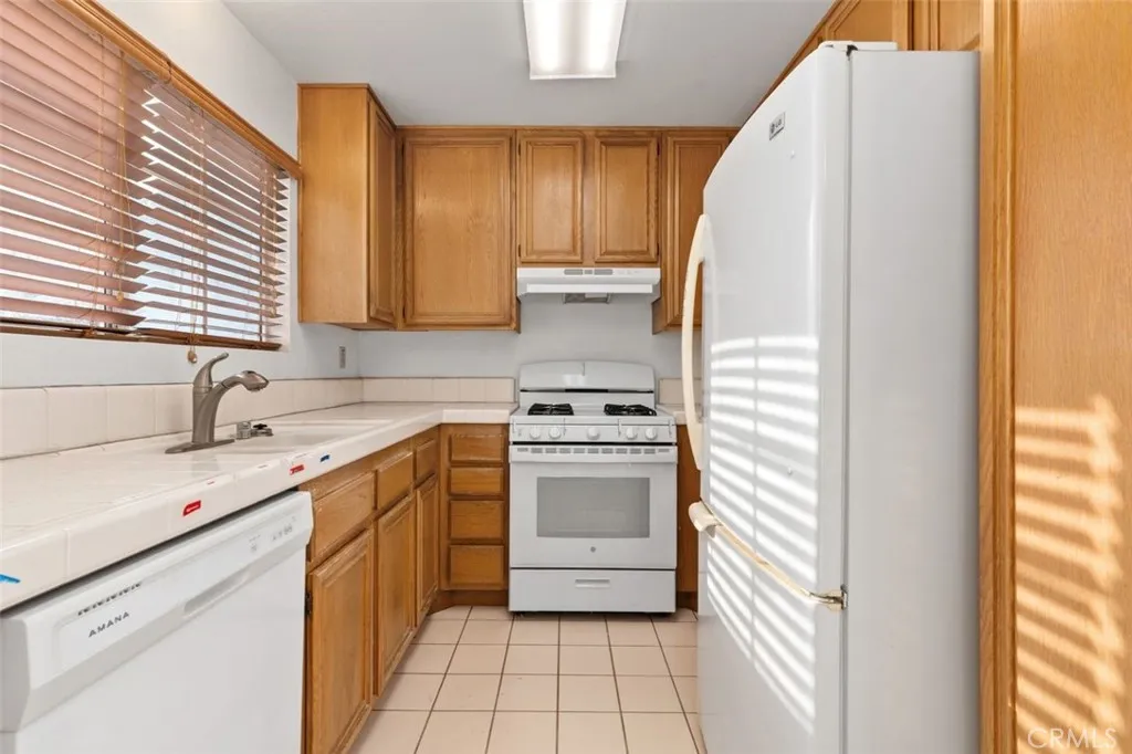 2800 Plaza Del Amo 375, Torrance, California 90503 home-pic-4
