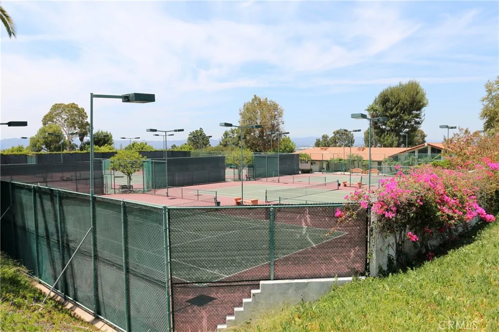 7727 Via Capri, Burbank, California 91504 home-pic-28