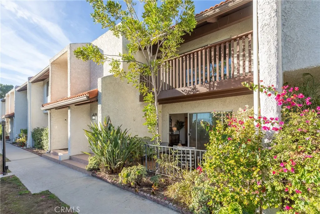 7727 Via Capri, Burbank, California 91504 home-pic-12
