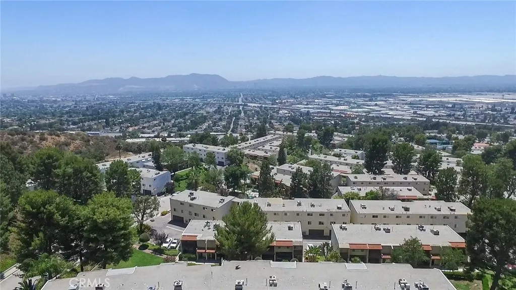 7727 Via Capri, Burbank, California 91504 home-pic-27