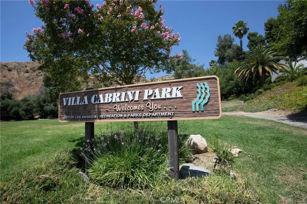 7727 Via Capri, Burbank, California 91504 home-pic-30