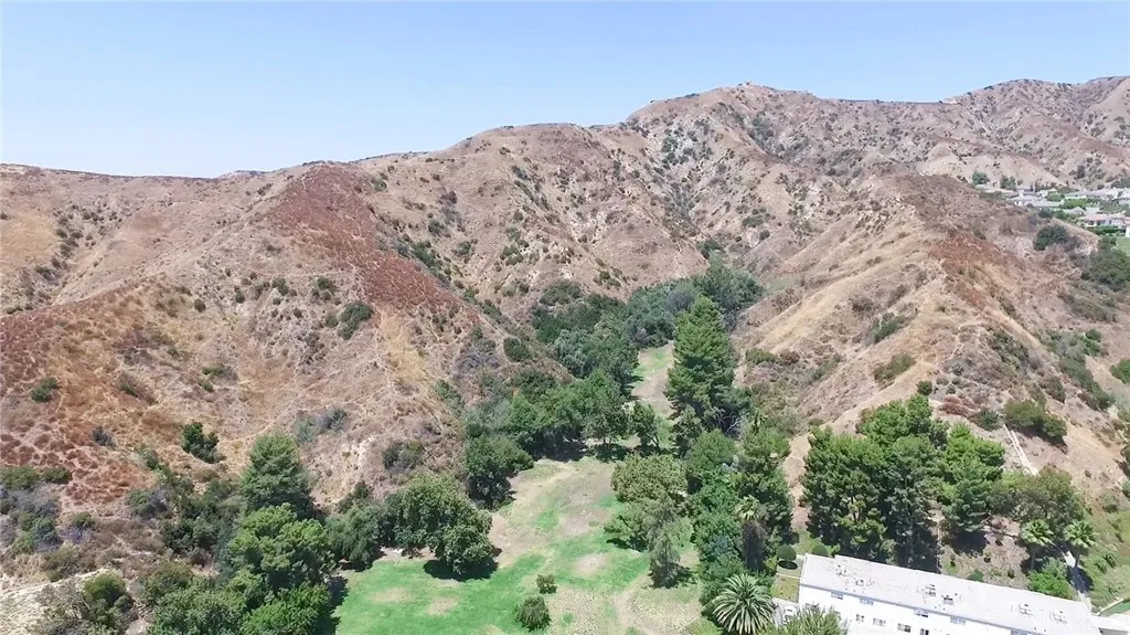7727 Via Capri, Burbank, California 91504 home-pic-23