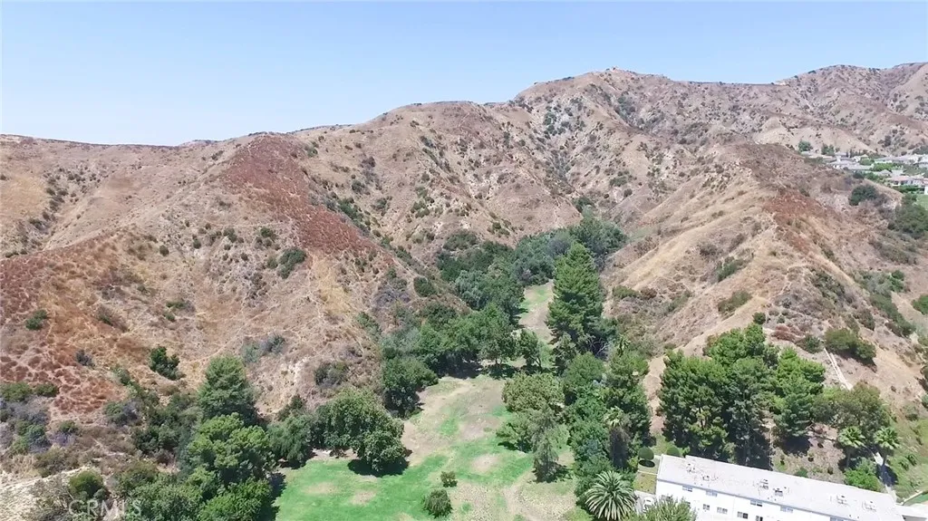 7727 Via Capri, Burbank, California 91504 home-pic-24