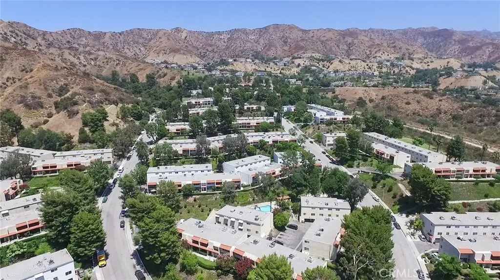 7727 Via Capri, Burbank, California 91504 home-pic-22