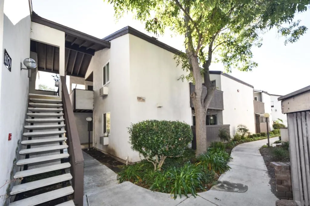 1385 Caminito Gabaldon A, San Diego, California 92108 home-pic-2