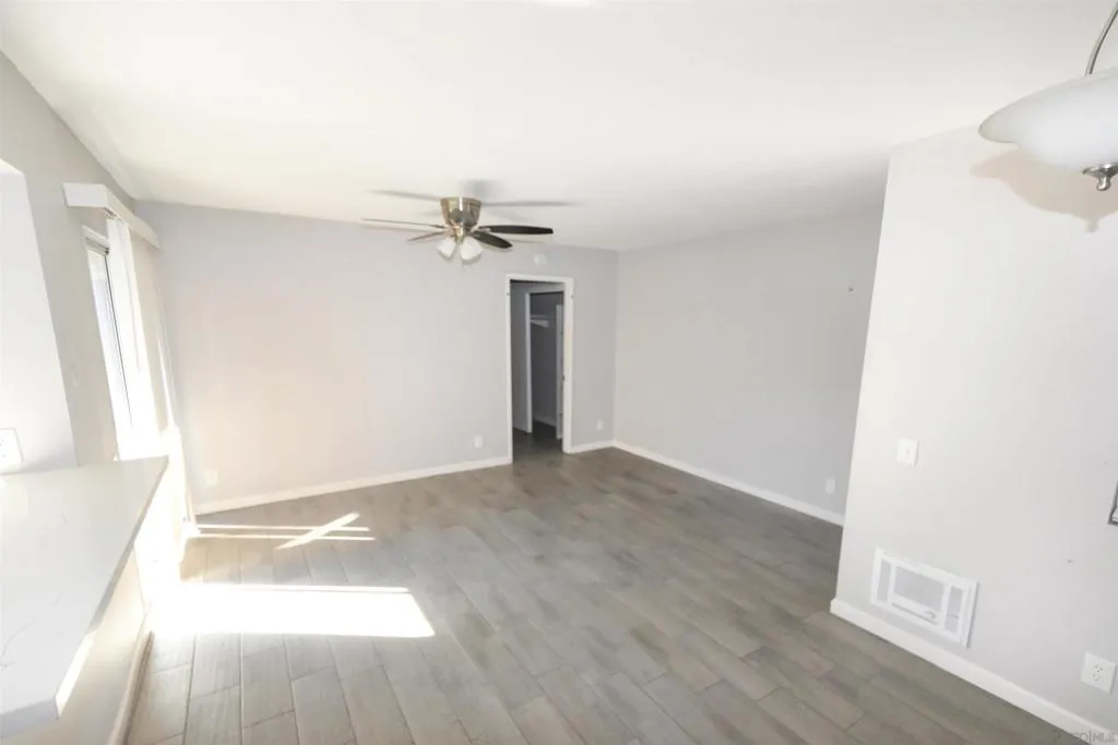 1385 Caminito Gabaldon A, San Diego, California 92108 home-pic-4