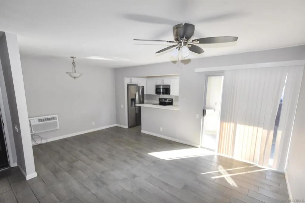 1385 Caminito Gabaldon A, San Diego, California 92108 home-pic-3