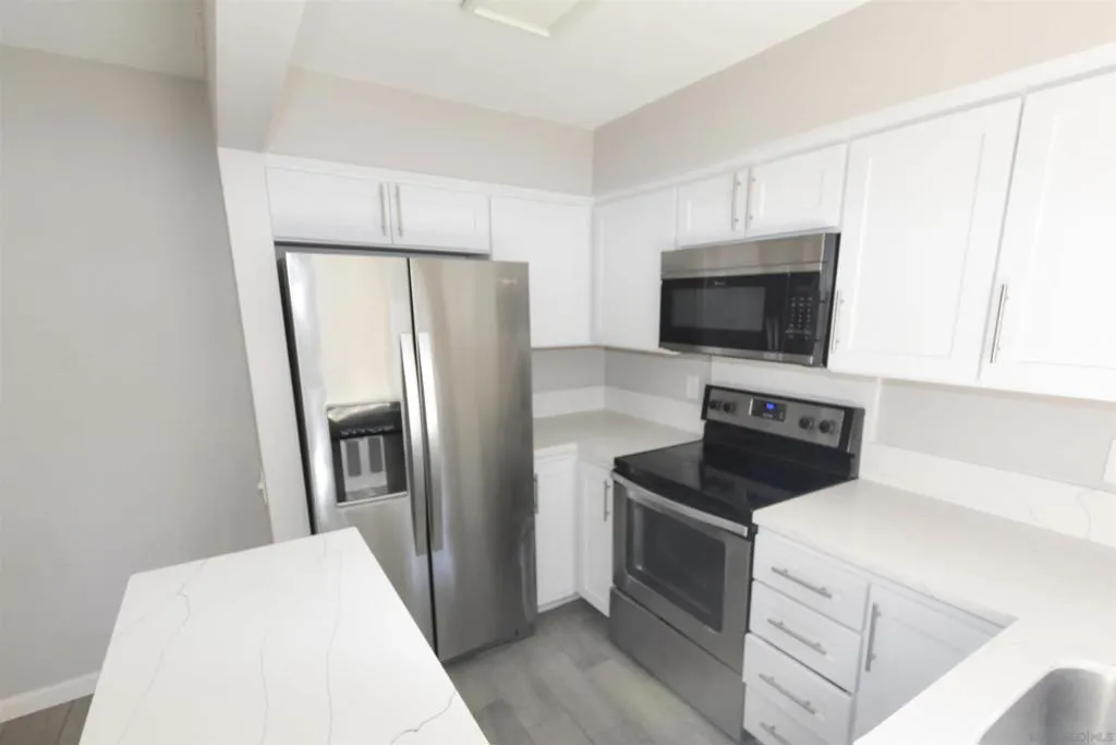 1385 Caminito Gabaldon A, San Diego, California 92108 home-pic-6