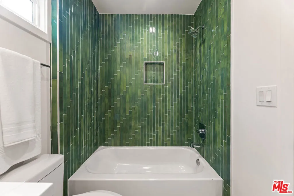 4309 Sutro Avenue, Los Angeles, California 90008 home-pic-23