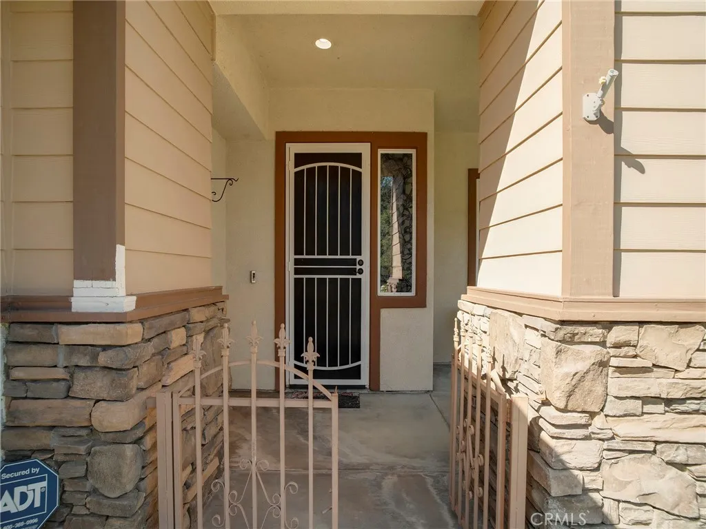 21103 Cross Creek Drive, Saugus, California 91350 home-pic-3