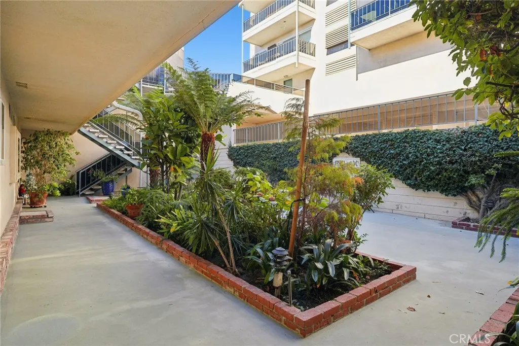 240 Moss, Laguna Beach, California 92651 home-pic-37