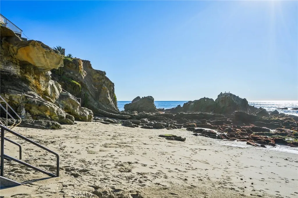 240 Moss, Laguna Beach, California 92651 home-pic-52