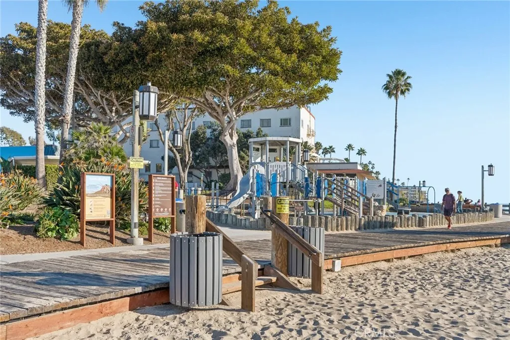 240 Moss, Laguna Beach, California 92651 home-pic-7
