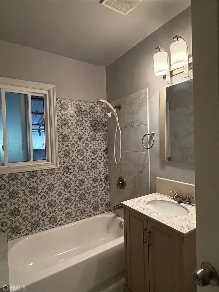 9011 Painter Ave, Whittier, California 90602 home-pic-6