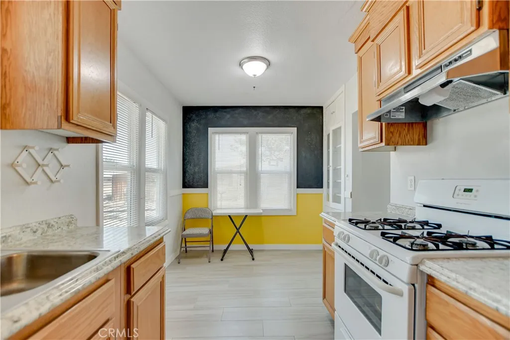 43517 7th E, Lancaster, California 93535 home-pic-11