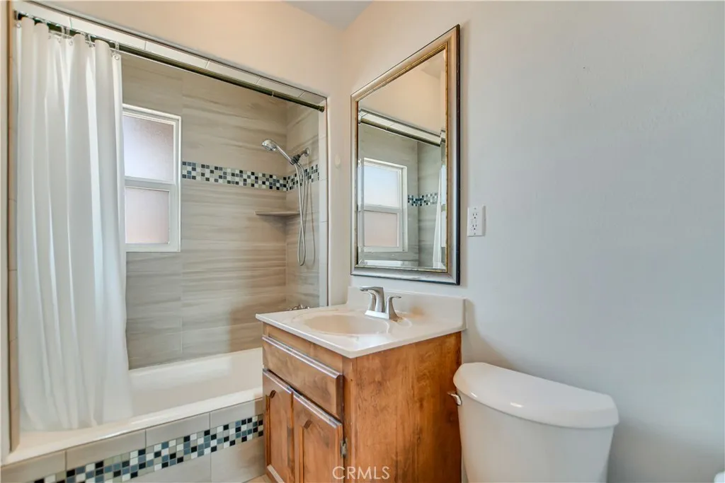 43517 7th E, Lancaster, California 93535 home-pic-17