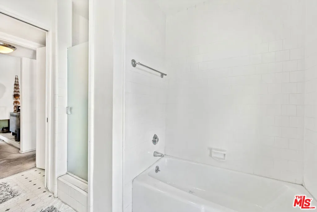 10396 Almayo Avenue 5, Los Angeles, California 90064 home-pic-11