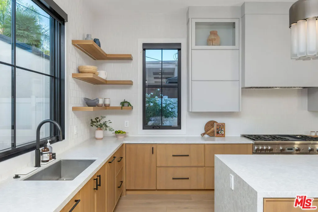 5003 Mammoth Avenue, Sherman Oaks, California 91423 home-pic-25