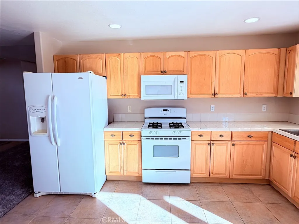 74541 Sunrise Drive, 29 Palms, California 92277 home-pic-7