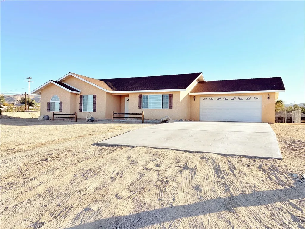 74541 Sunrise Drive, 29 Palms, California 92277 home-pic-0