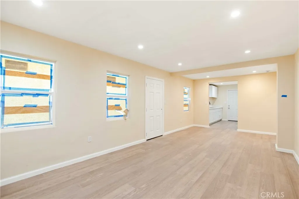 2117 N Keene, Los Angeles, California 90059 home-pic-8