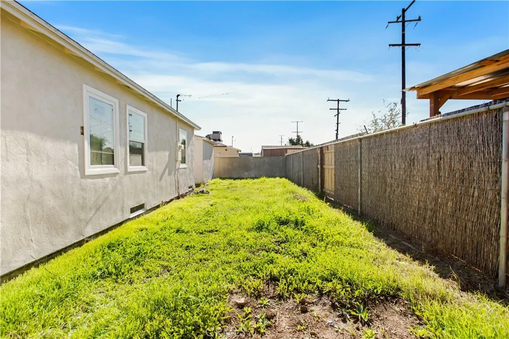 2117 N Keene, Los Angeles, California 90059 home-pic-26