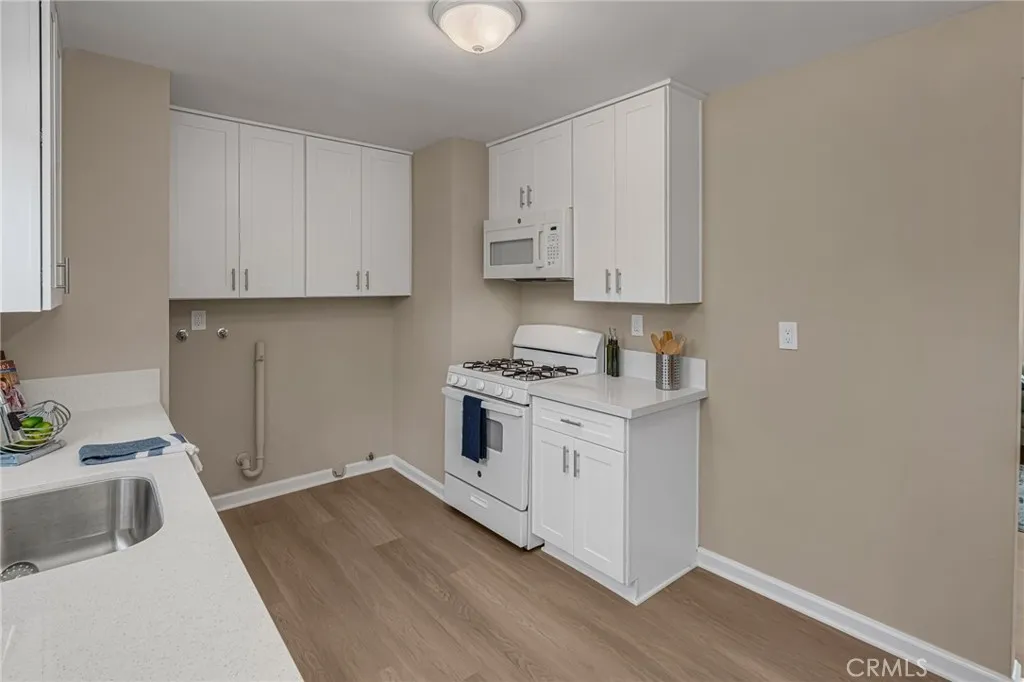 217 E 221st, Carson, California 90745 home-pic-13