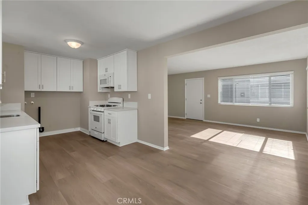217 E 221st, Carson, California 90745 home-pic-39