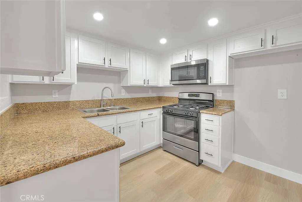 1333 Massachusetts Avenue 201, Riverside, California 92507 home-pic-16